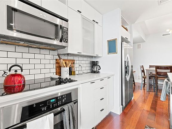 3rd image of 912 Channelside Dr Unit 2403