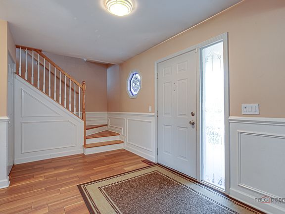 2nd image of 492 Satinwood Ter