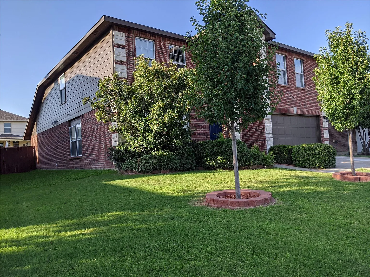 4 bed, 2942 sqft, $2,599 — Photo 2