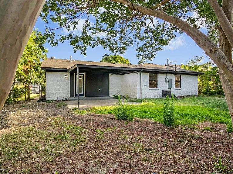 1325 Cloverdale Dr — Photo 16