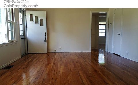 3rd image of 826 Elwood St