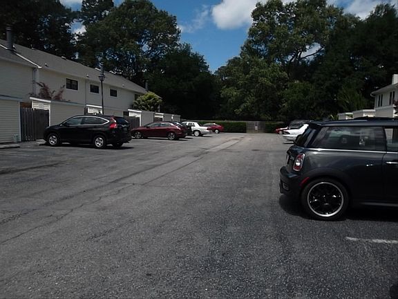 5th image of 2936 Cathedral Ln