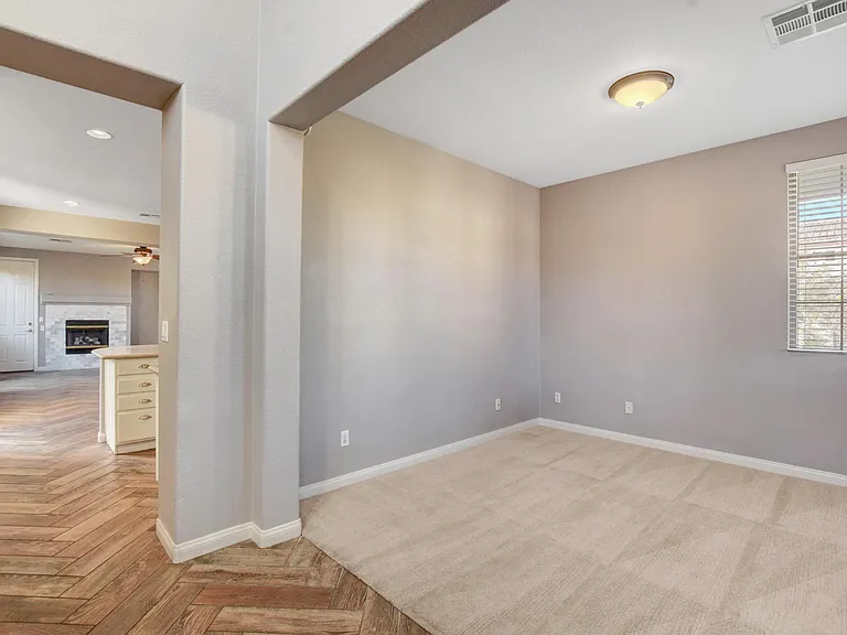 2349 Brooklyn Bridge St — Photo 34