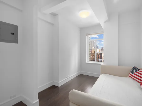 20 East 35th Street image 11 of 13