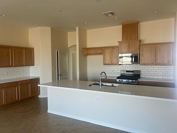 5th image of 3396 W 37th St