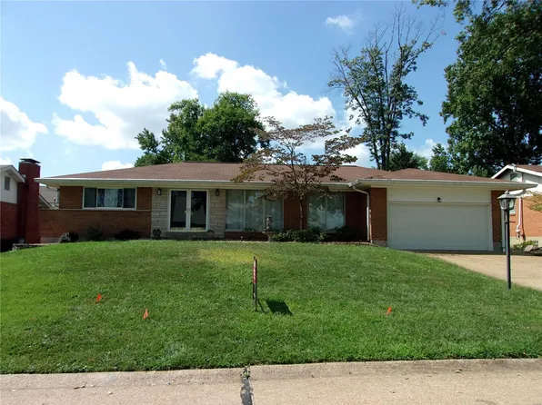 4135 Chasewood Dr, Saint Louis, MO 63128