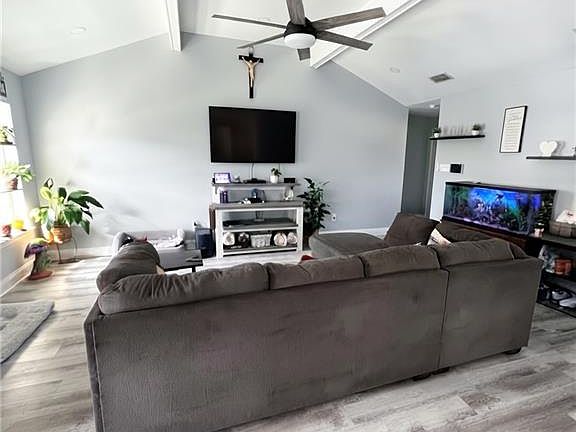 5th image of 2737 Pin Oak Dr