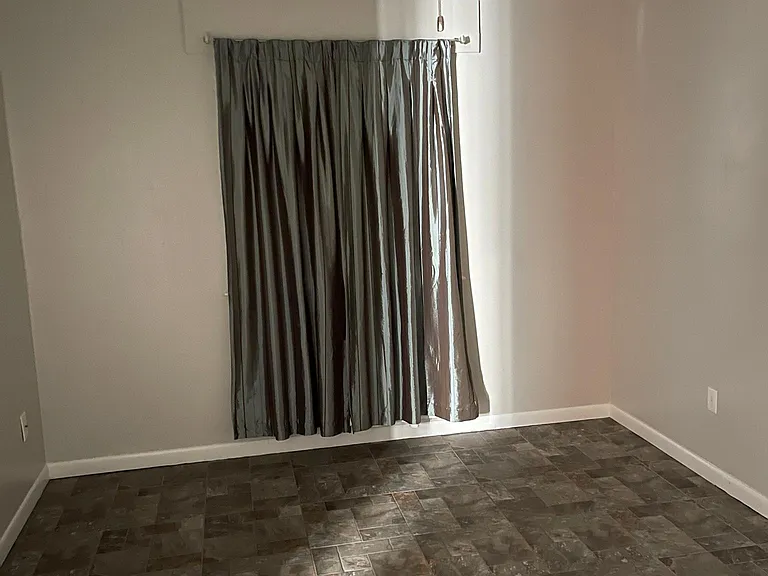 2525 Annunciation St #5 — Photo 3