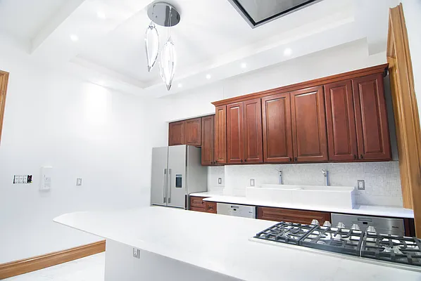 Rented by WAM Partners - William Moses Co. | media 24