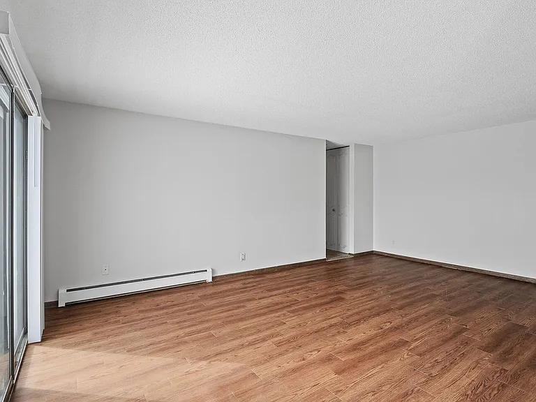 Highland Gables Apartments — Photo 31