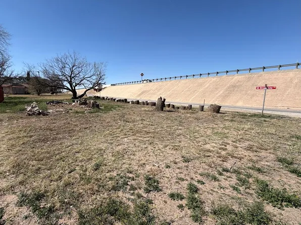 300 S 2nd St, Coahoma, TX 79511