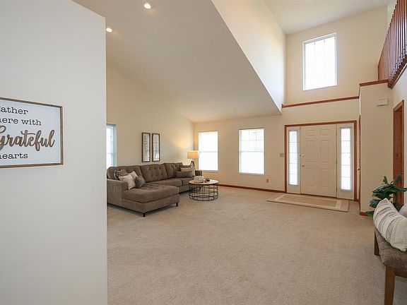 5th image of 3941 Top Flite Ln