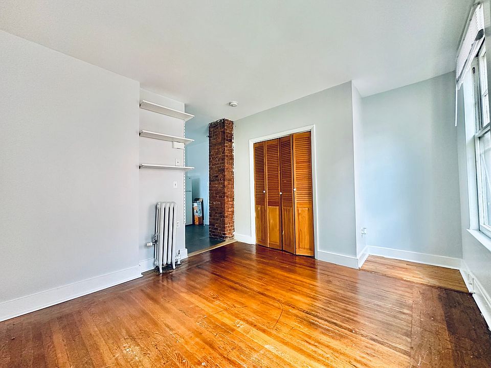 1st image of 19-21 Lynwood Pl #21-4