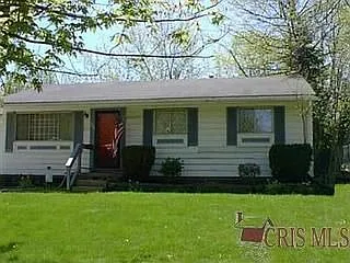 1395 Autumn Dr NW photo 1