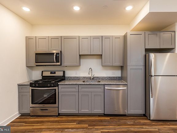 4th image of 2411-19 Kensington Ave #206