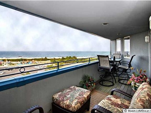 2nd image of 300 Ocean Ave N APT 6C