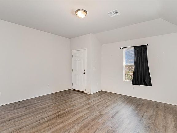 3rd image of 11821 Casey Dr