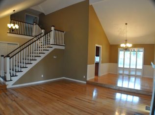 1553 Highland Dr, Lake Oswego, OR 97034