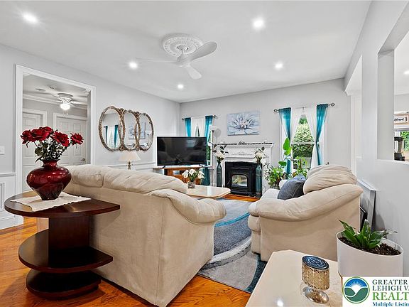 5th image of 2700 Knollwood Way
