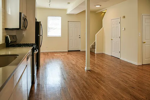 2438 N Ashland Ave #2R Photo 1