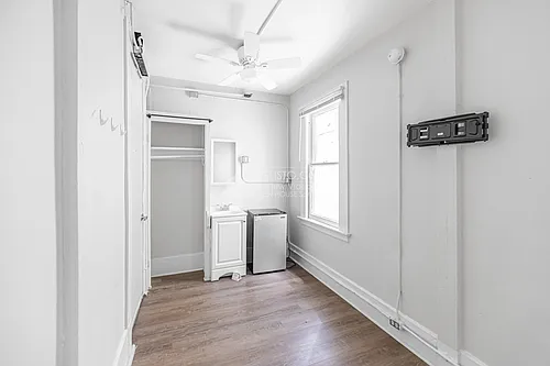 402 Broadway St Photo 1