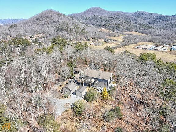 4th image of 102 Will Zoellner Ln
