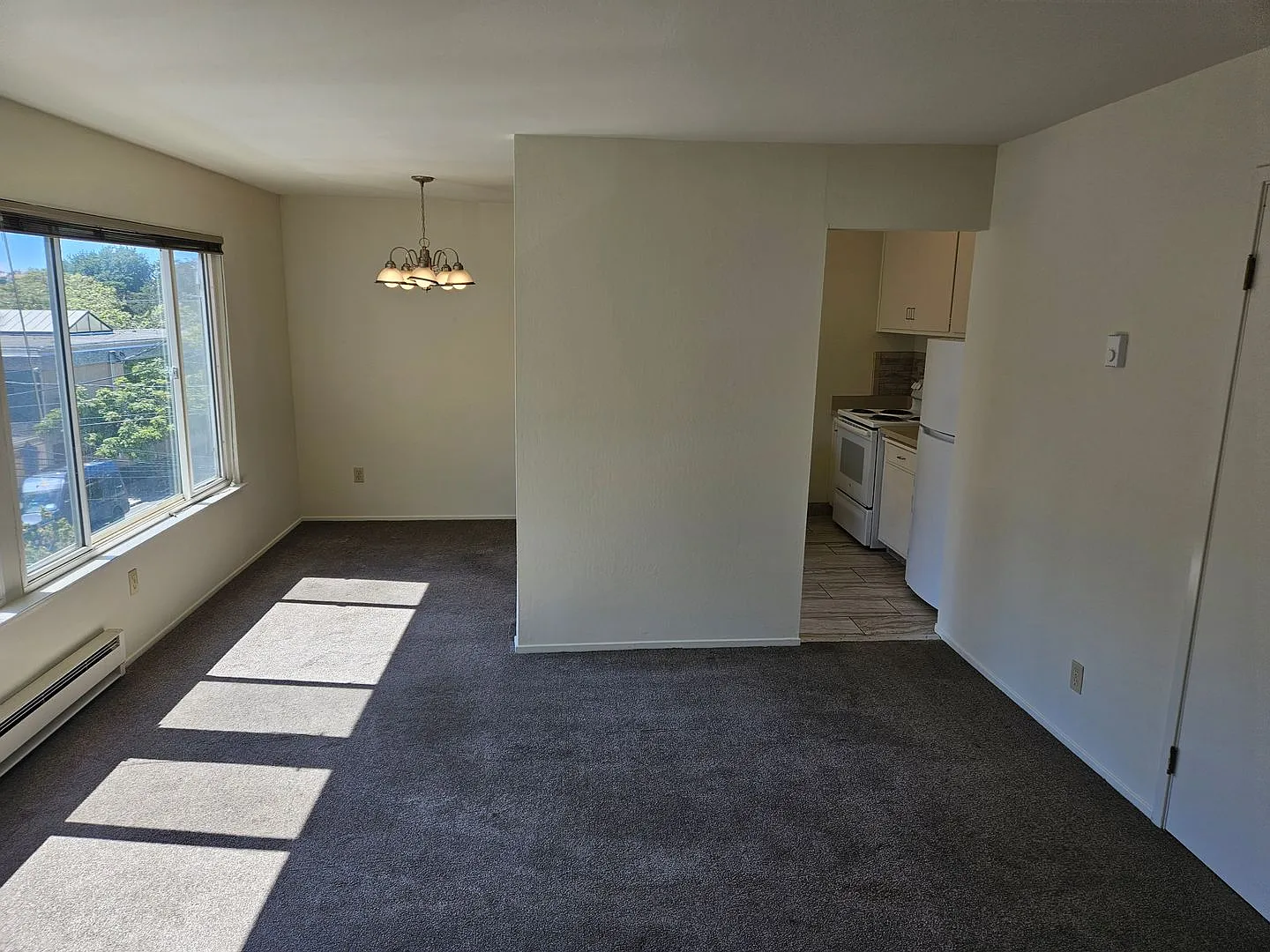 443 Lee St — Photo 4