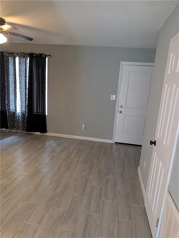 3 bed, 1.5 bath, 1134 sqft, $1,600 — Photo 2