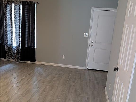 3rd image of 201 Peyton Pl SW