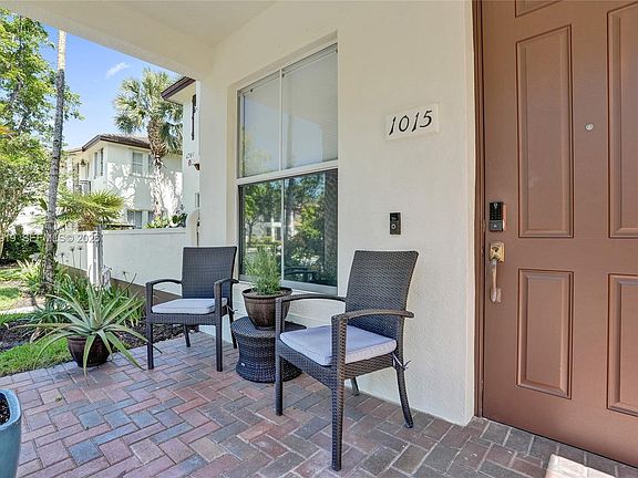 4th image of 4760 Mimosa Pl Unit 1015