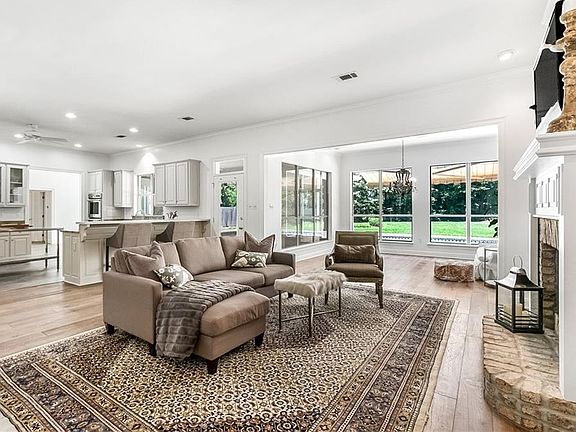 3rd image of 6011 Walden Pl