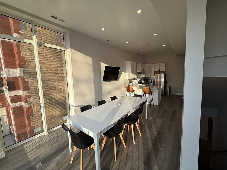 1635 S California Ave — Photo 41