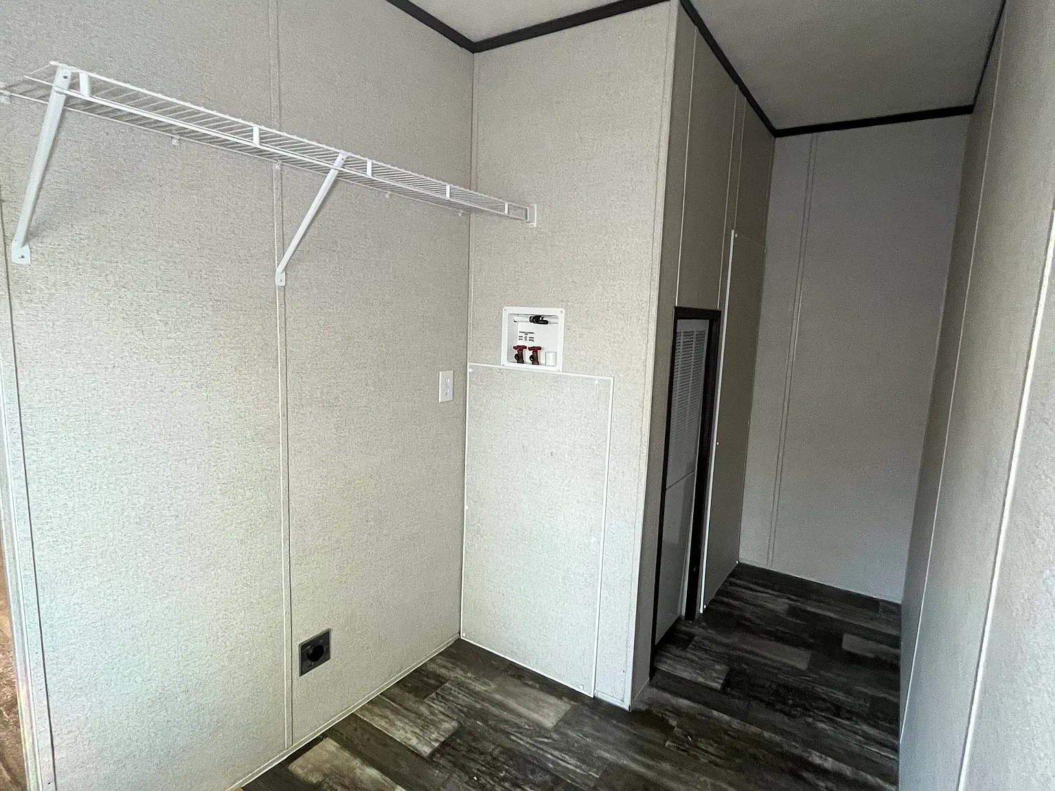 3 bed, $1,075 — Photo 4