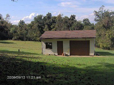 2nd image of 1133 Blessing Rd