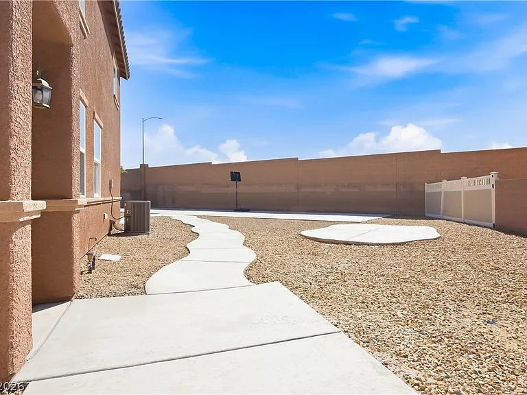1053 Cactus Rock St — Photo 5
