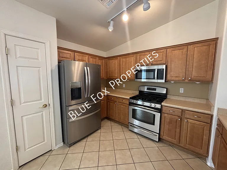 7135 S Oakbank Dr — Photo 4