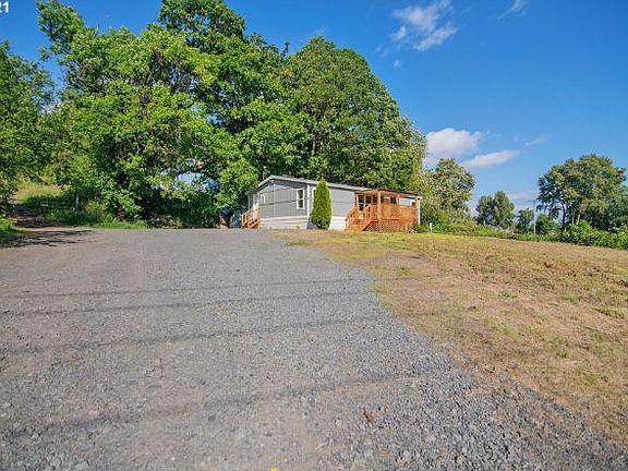 3rd image of 104 Bradford Pl