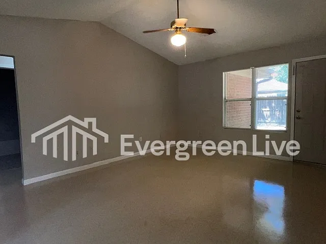 105 Celestin Ct — Photo 4