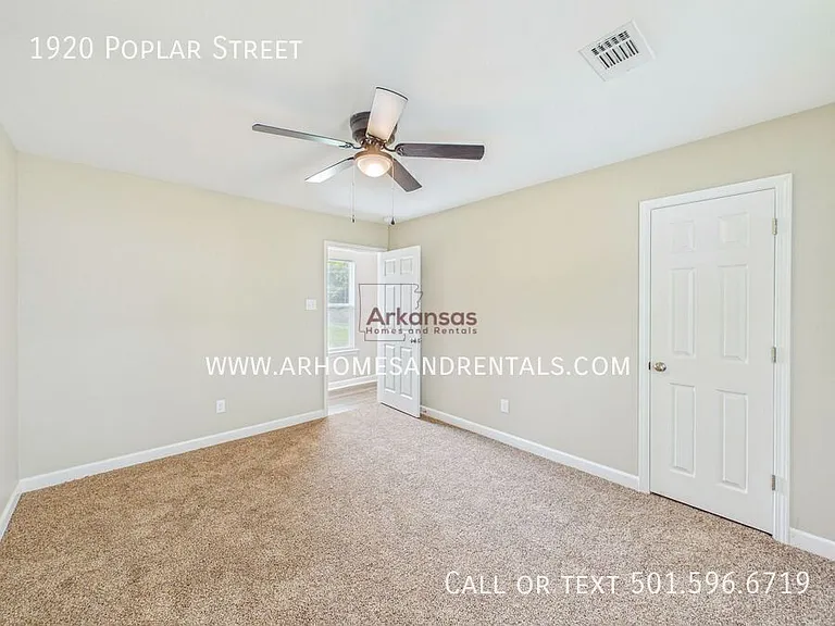 1920 N Poplar St — Photo 11