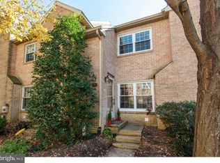 18 Rampart Dr, Chesterbrook, PA 19087