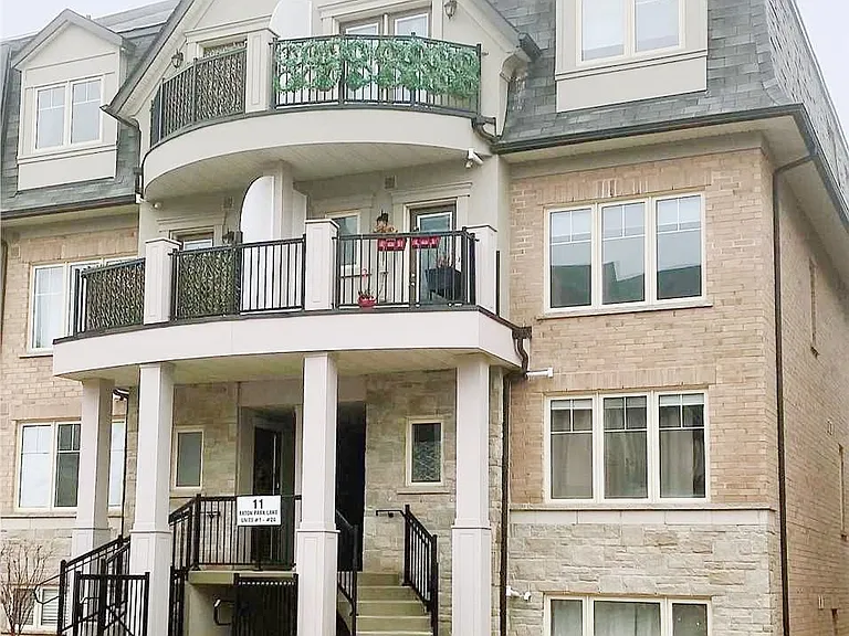 11 Eaton Park Ln #23 — Photo 1