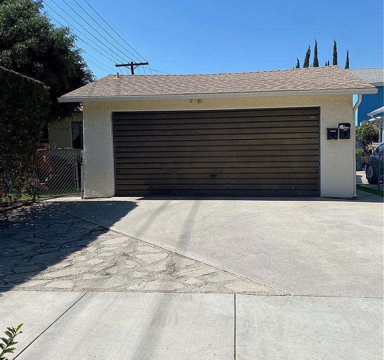 1st image of 4835 Ruth Ave