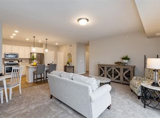 3550 Stone Creek Cir SW #213, Cedar Rapids, IA 52404