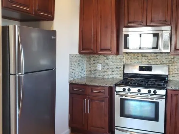 2011 Avenue X image 3 of 7