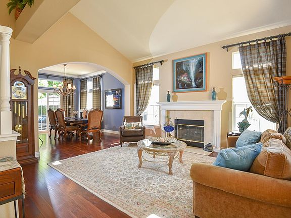 5th image of 15715 La Tierra Dr