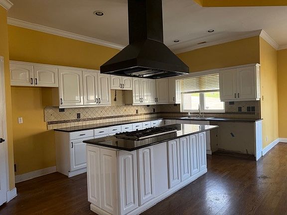 3rd image of 268 Oakwood Ave