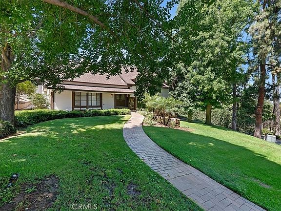 3rd image of 2154 Gainsborough Dr