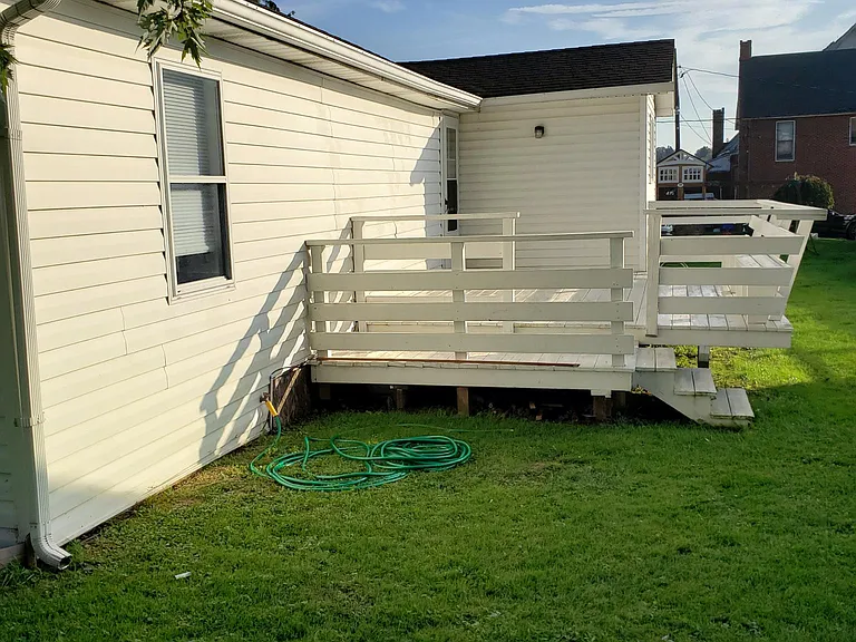 619 Mary St — Photo 10