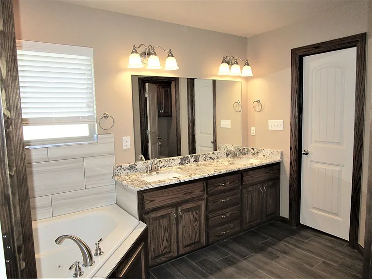 2107 Valley View Rd — Photo 21