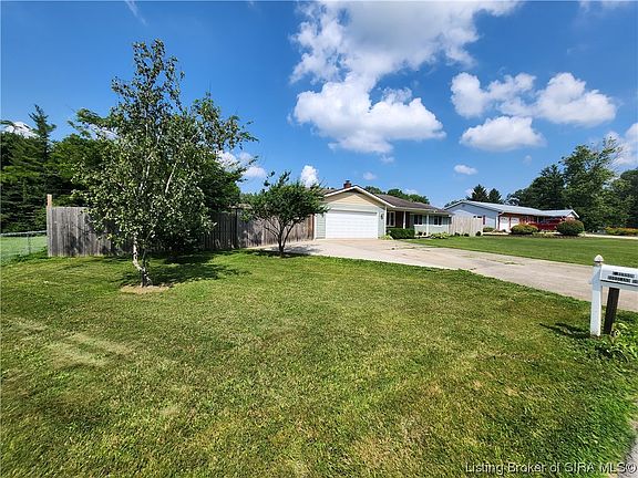 4th image of 109 W Woodland Drive